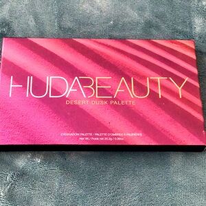 HUDABEAUTY  desert dusk palette